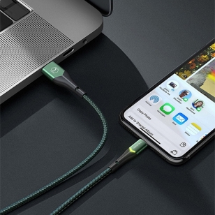 Mcdodo nylon Lightning naar USB kabel 1,2 meter zwart